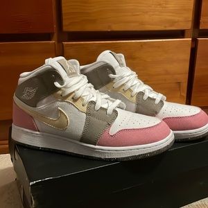 Jordan 1 Mid SE Pastel Vivid Green Grind